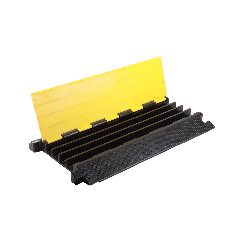 SH024-4B Teollisuusluokan ulkokäyttöön vedenpitävä kumi- ja muovikaapelisuoja